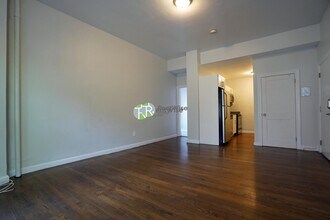 45 Carlton St in Brookline, MA - Building Photo - Building Photo