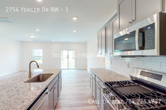 2754 Yeager Dr NW in Concord, NC - Building Photo - Building Photo