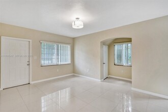 1199 Marseille Dr in Miami Beach, FL - Building Photo - Building Photo