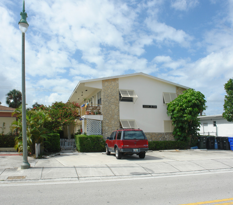 1609 S Federal Hwy in Lake Worth, FL - Building Photo