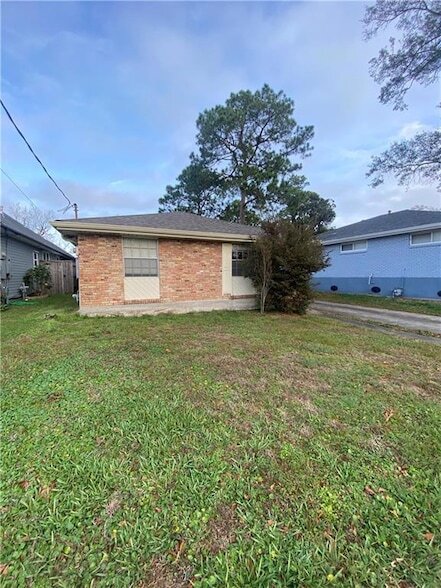 4825 Jasper St in Metairie, LA - Foto de edificio - Building Photo