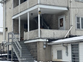 901 S Webster Ave in Scranton, PA - Building Photo