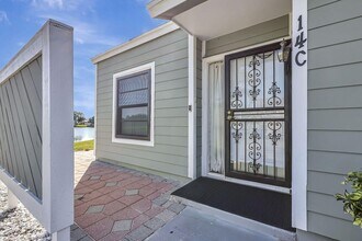 602 Lakewood Dr in Jupiter, FL - Foto de edificio - Building Photo