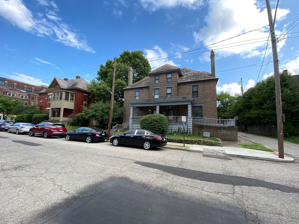 77-79 W Hubbard Ave in Columbus, OH - Foto de edificio