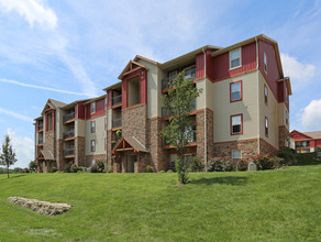 Turtle Creek Apartments in Branson, MO - Building Photo - Building Photo