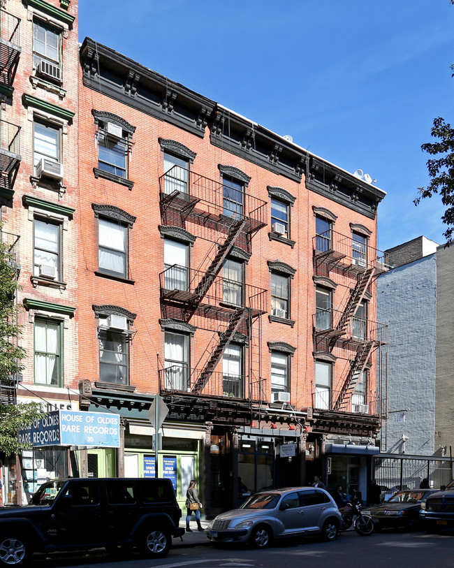 31-33 Carmine St in New York, NY - Building Photo - Building Photo