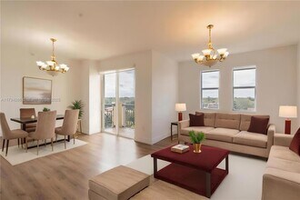 9021 SW 94th St, Unit 603 in Miami, FL - Building Photo - Building Photo