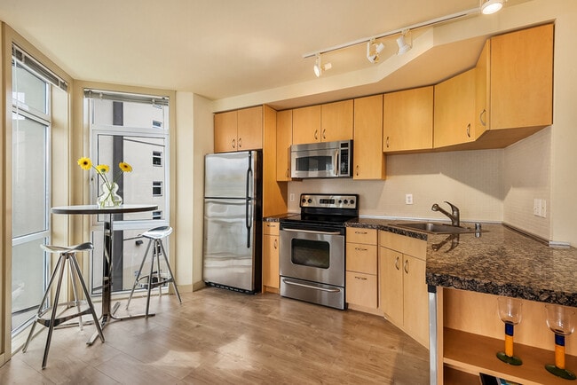 103 Bellevue Ave E in Seattle, WA - Building Photo - Building Photo