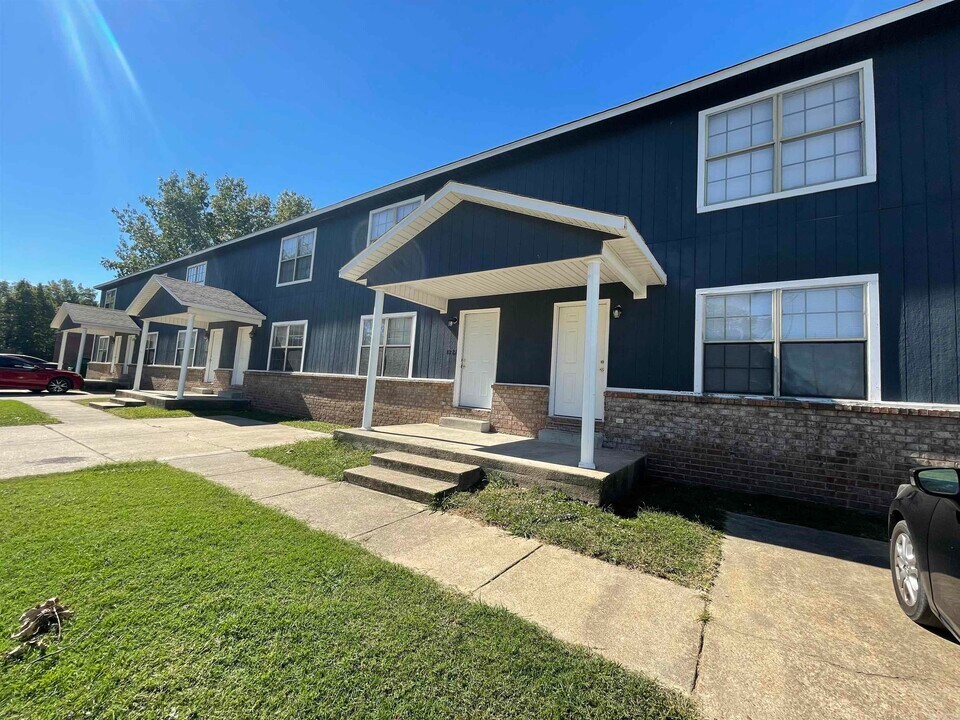 304 E Helen Ave in Wynne, AR - Building Photo
