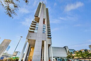 737 W Washington Blvd in Chicago, IL - Building Photo