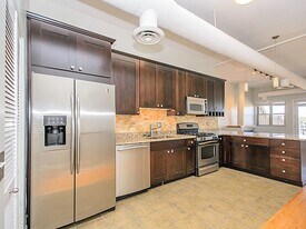 2750 N Wayne Ave, Unit J in Chicago, IL - Building Photo