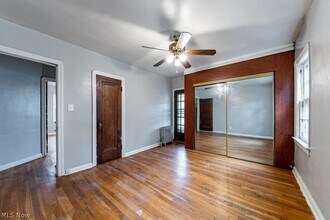 18405 Newell Rd in Shaker Heights, OH - Foto de edificio - Building Photo