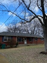 918 N Graycroft Ave, Unit A in Madison, TN - Building Photo