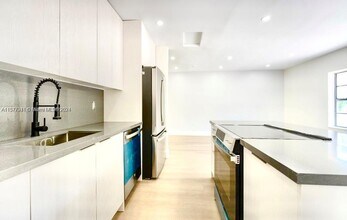 1615 NE 9th St, Unit #4 in Fort Lauderdale, FL - Building Photo - Building Photo