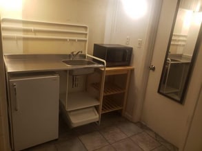 9920 Mollyknoll Ave in Whittier, CA - Foto de edificio - Building Photo