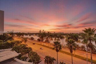 5005 Collins Ave in Miami Beach, FL - Building Photo - Building Photo