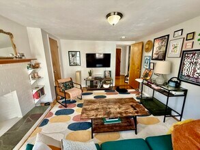 356 Hanover St, Unit APT3 in Boston, MA - Building Photo - Building Photo