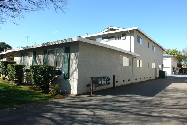 1385 Lexington Dr in San Jose, CA - Foto de edificio - Building Photo