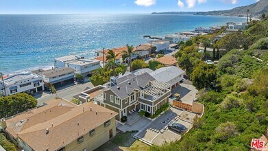 25157 Malibu Rd in Malibu, CA - Building Photo - Building Photo