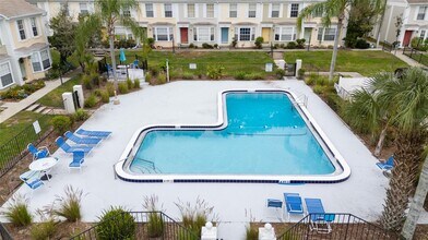 37250 Embassy Park Ct in Dade City, FL - Building Photo - Building Photo