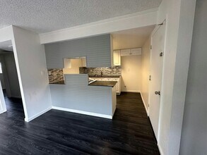 9121 Nasreen Dr in Sacramento, CA - Building Photo - Building Photo