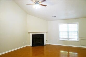 327 Lee Miller Dr in Suwanee, GA - Building Photo - Building Photo