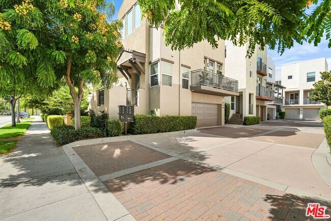 6531 S Seabluff Dr in Los Angeles, CA - Building Photo - Building Photo