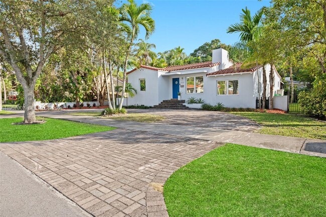 property at 4420 SW 14th St