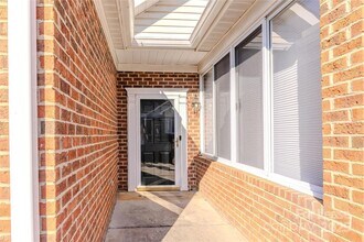 8189 Windsor Ridge Dr in Charlotte, NC - Building Photo - Building Photo