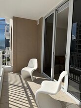 801 Brickell Key Blvd, Unit Brickell Key unit #1207 in Miami, FL - Foto de edificio - Building Photo