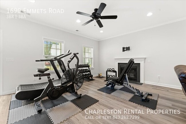1690 Emmets Rd in Johns Island, SC - Building Photo - Building Photo