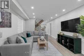 21 Irene Crescent in Brampton, ON - Building Photo - Building Photo