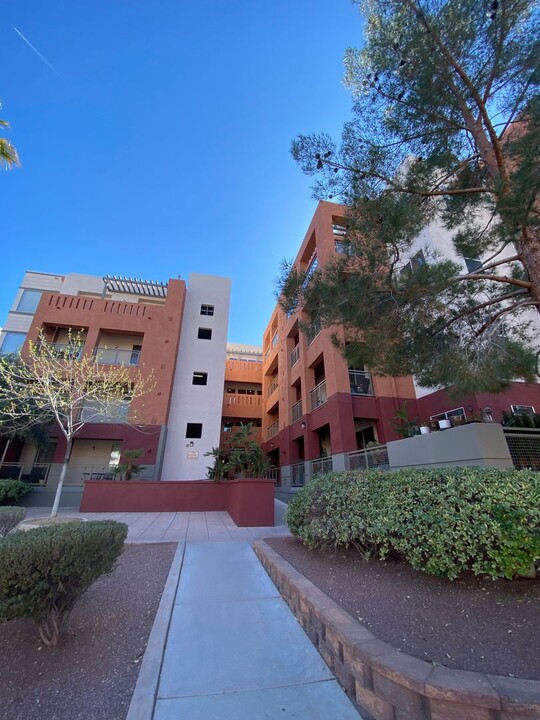 39 E Agate Ave in Las Vegas, NV - Building Photo