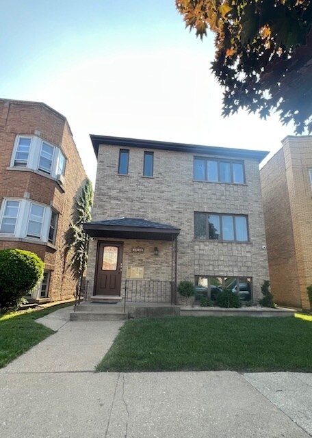 1806 Oak Park Ave in Berwyn, IL - Building Photo