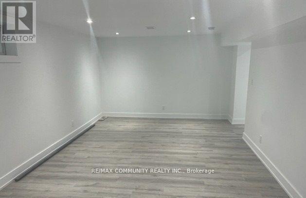 206 Crocus Dr in Toronto, ON - Building Photo - Building Photo