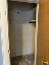 501 S Jefferson Way, Unit 1 in Indianola, IA - Foto de edificio - Building Photo