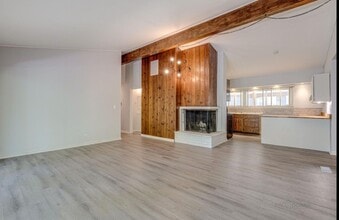 504 S Butterfield Rd. in Libertyville, IL - Foto de edificio - Building Photo