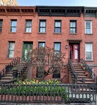 139 16th St, Unit Garden Apartment in Brooklyn, NY - Building Photo