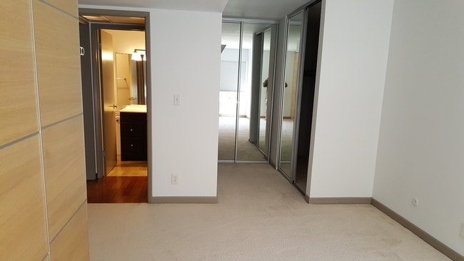 12111 Summertime Ln, Unit 12111 in Culver City, CA - Foto de edificio - Building Photo