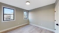 440 E 8th St, Unit 310 in Boston, MA - Foto de edificio - Building Photo