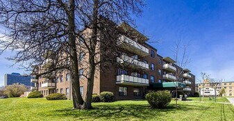 2 Swift Drive in Toronto, ON - Building Photo