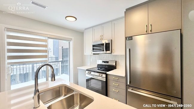 701 Glenroy Gilbert Dr in Ottawa, ON - Building Photo - Building Photo