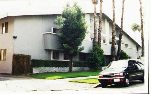 Sherman House in Sherman Oaks, CA - Building Photo - Building Photo