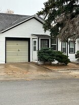 307 9th St in Rawlins, WY - Building Photo