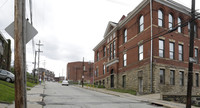 326-328 Hays Ave in Mount Oliver, PA - Building Photo - Building Photo