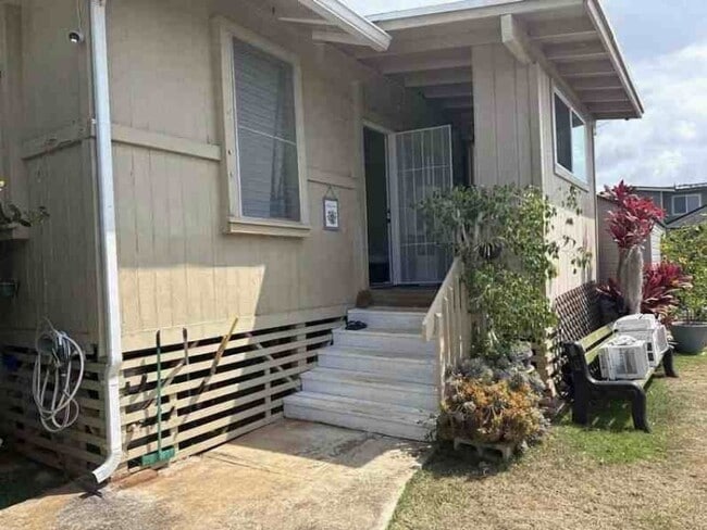 5112 Kalanianaole Hwy, Unit 5112 in Honolulu, HI - Foto de edificio - Building Photo