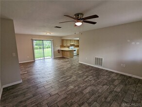 5267 W Homosassa Trail in Lecanto, FL - Building Photo - Building Photo