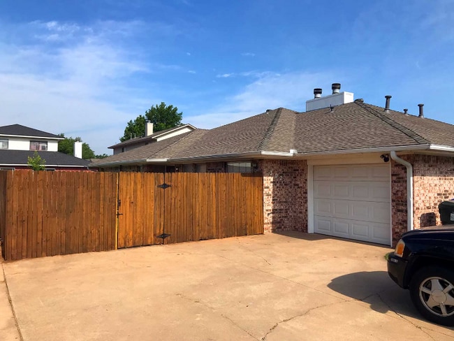 302 Willow Branch Rd photo'