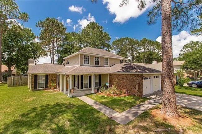 105 Larchwood Dr in Slidell, LA - Building Photo - Building Photo