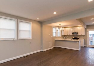 521 Powhatan Pl NW, Unit Top 2 Levels in Washington, DC - Building Photo - Building Photo